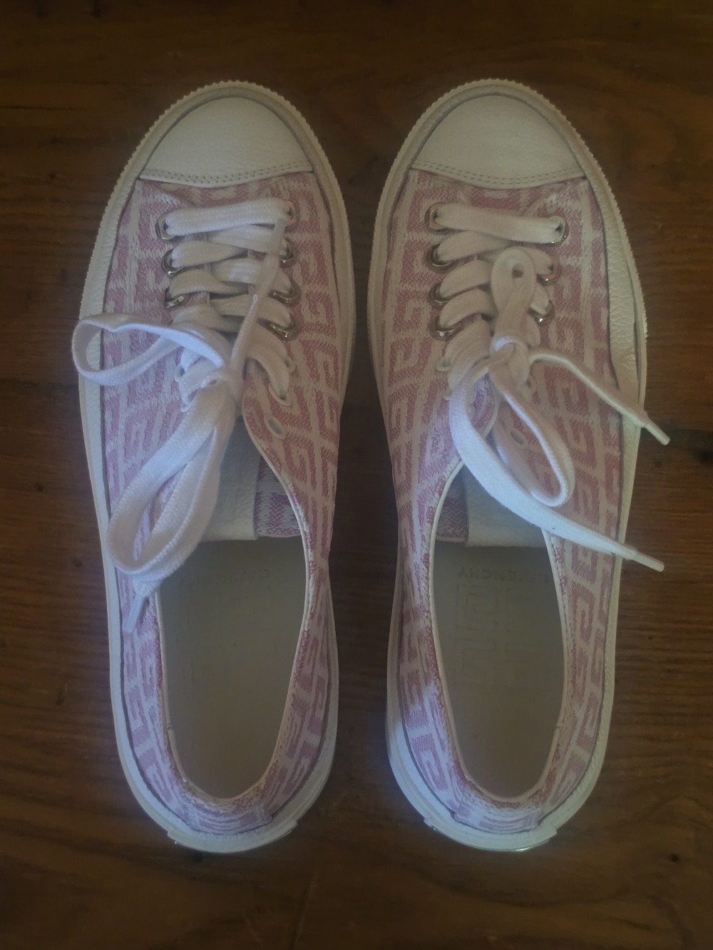 Givenchy Pink Patterned Low-Top Sneakers - Picture 13 of 16